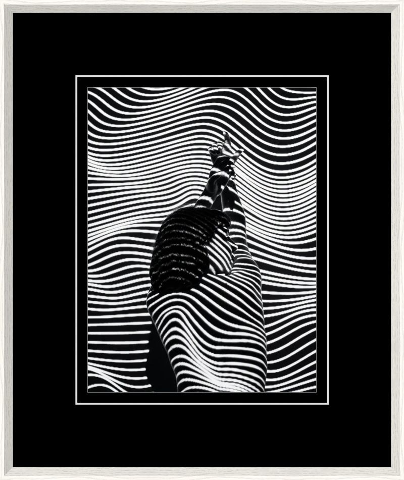 POSTART BIANCO E NERO ‘GIRL AND STRIPES’ SP04 - catalogo